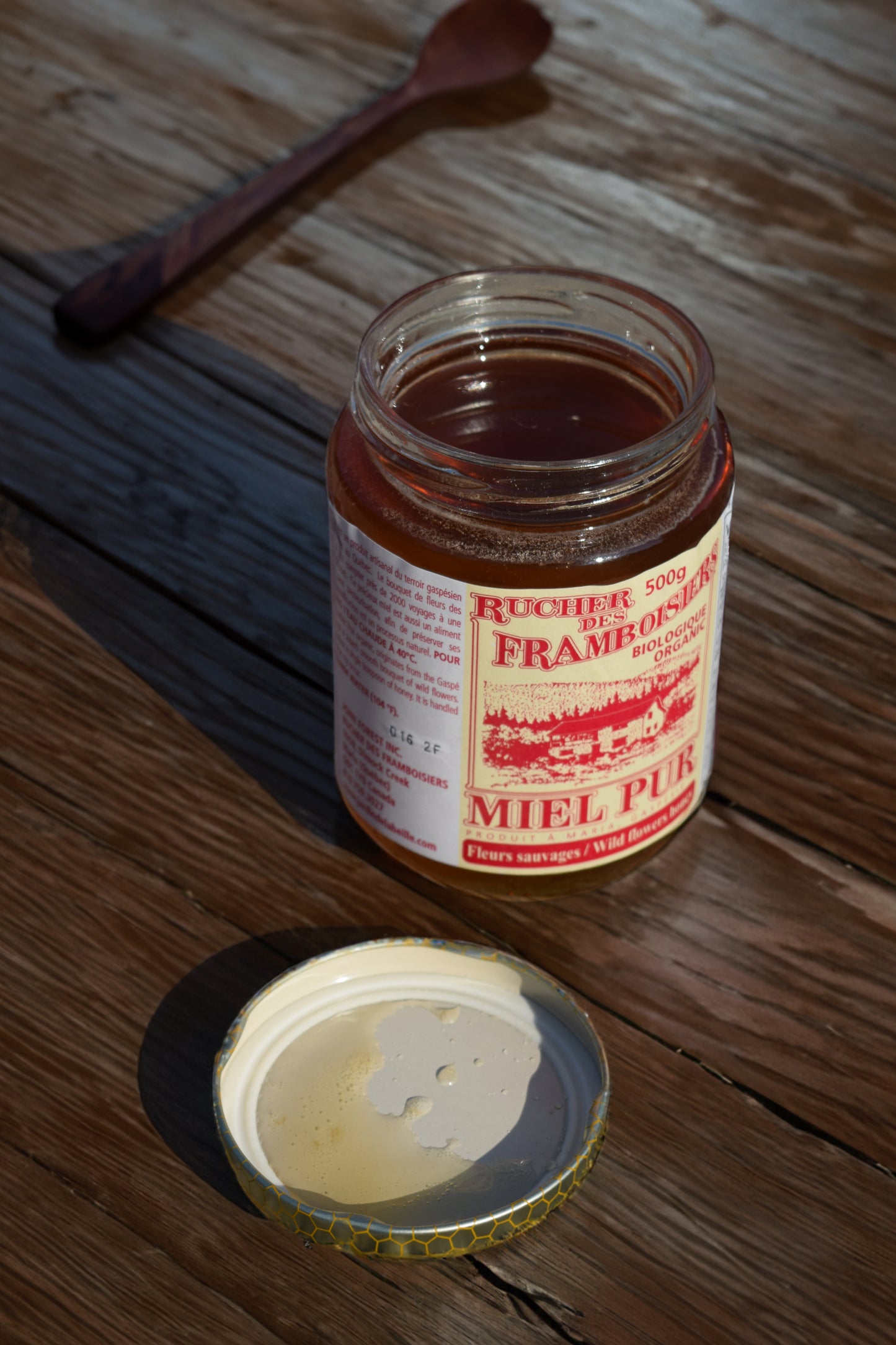 Miel de fleurs sauvages du Québec biologique récolté à la main